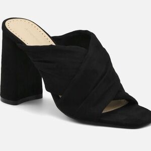 ADRIENNE VITTADINI GENIE CROSSOVER SANDALS BLACK  7 1/2